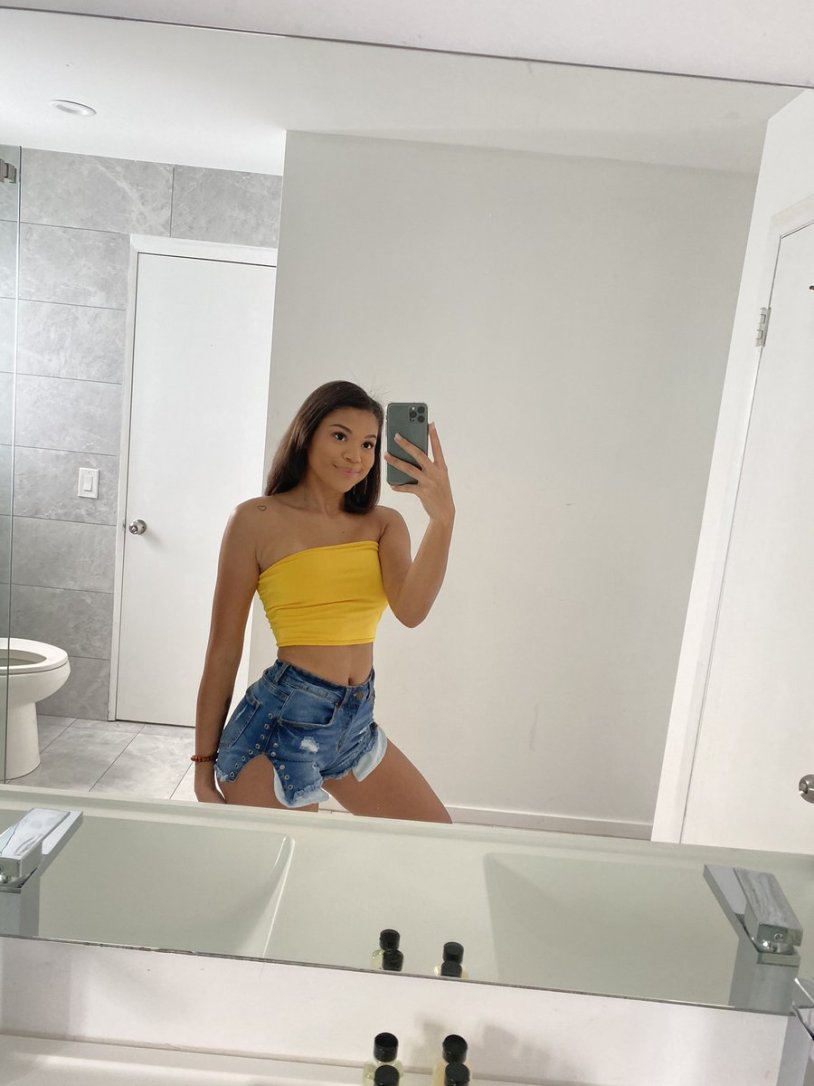 Angelica Anderson breasts