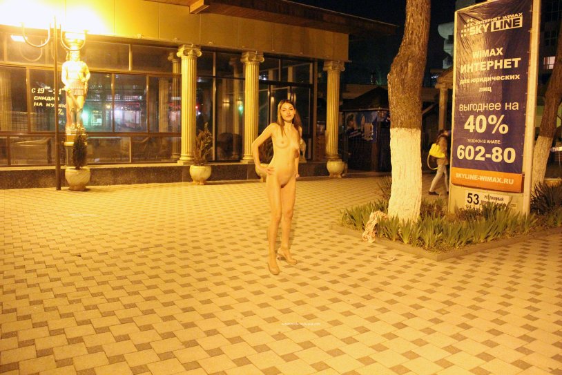 Girl in Sochi undressed