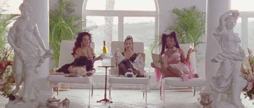 Ariana Grande - On Top of EVERYTHING