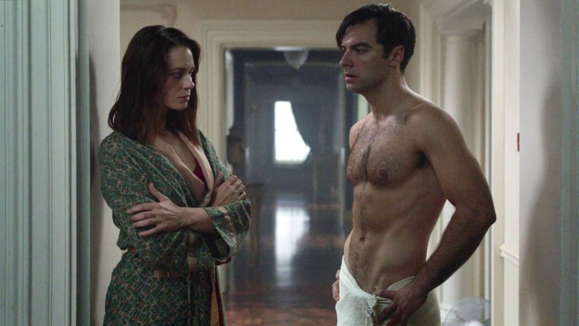 Eleanor Tomlinson bed scene