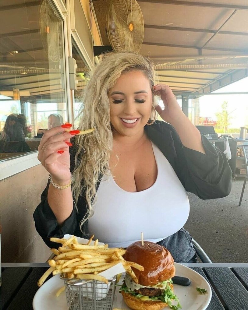 Loren Sangster Plus Size Model