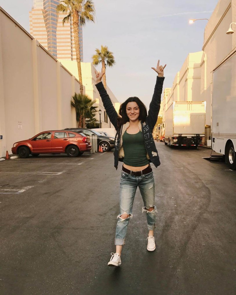 Muscle girl selfie nude