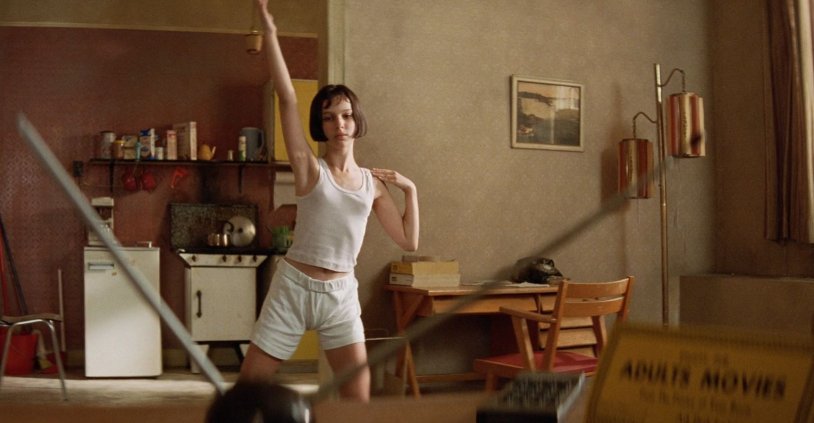 Natalie Portman Leon in underwear