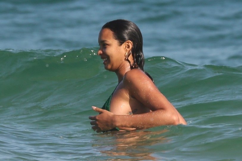 Lais Ribeiro Pool