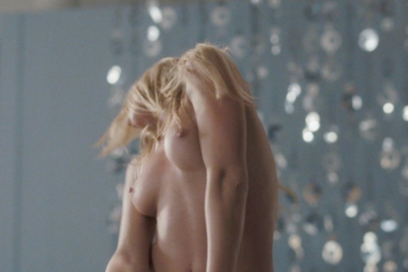 Actress Amber Herd Naked