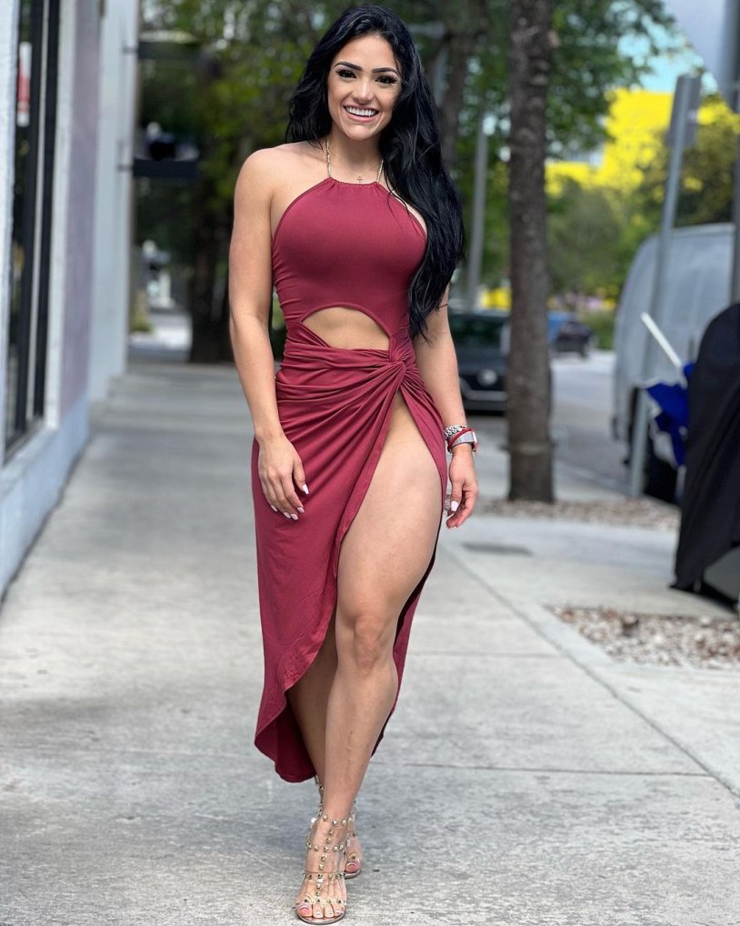 AVA Addams 2019 neckline