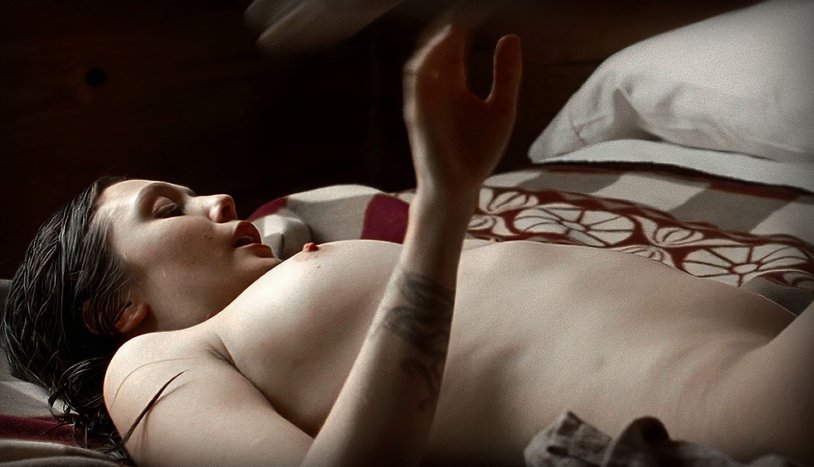Elizabeth Olsen erotic scenes