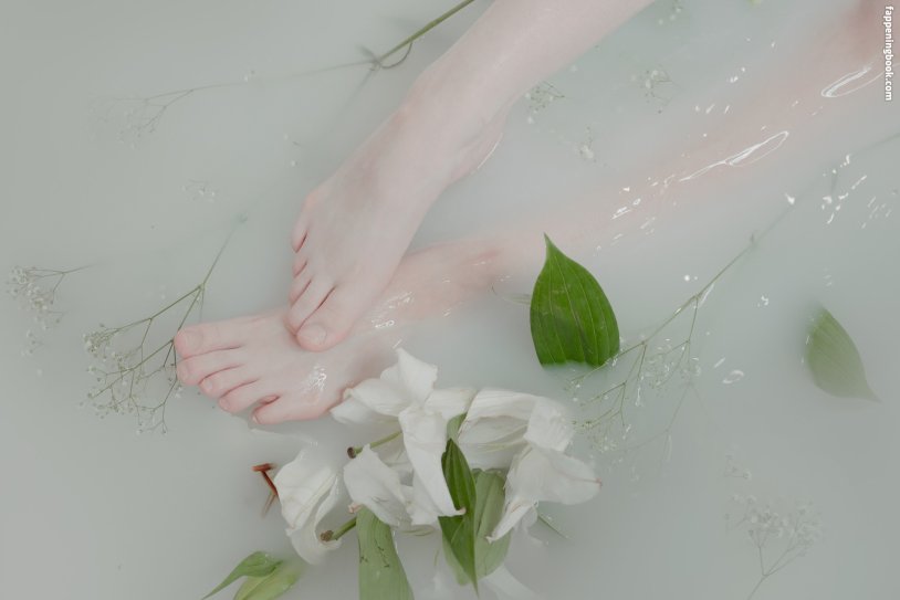 Alina Becker Fapello