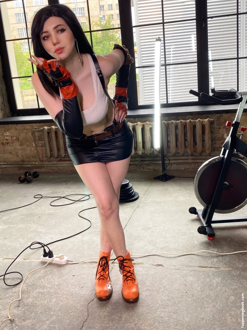 Alina Becker Ahri Cosplay