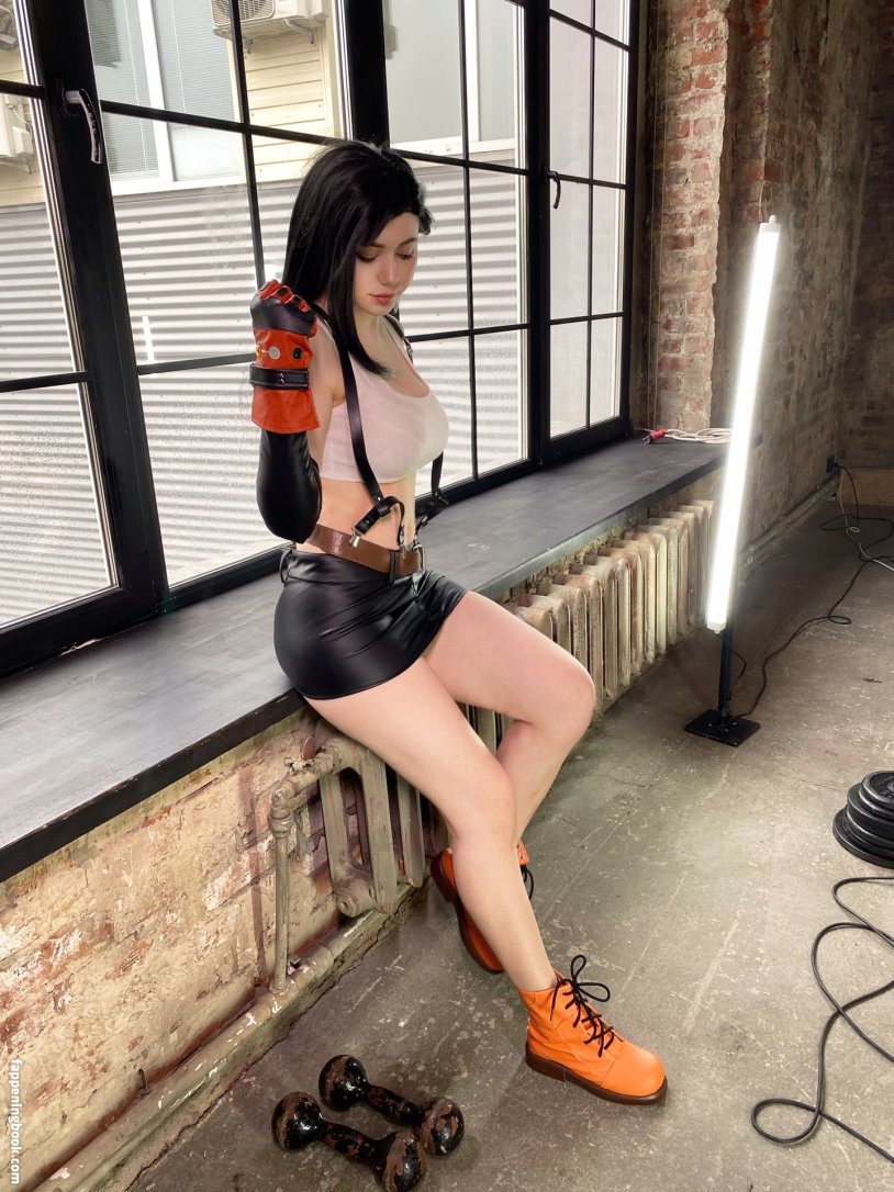 Alina Becker Zero Two Cosplay