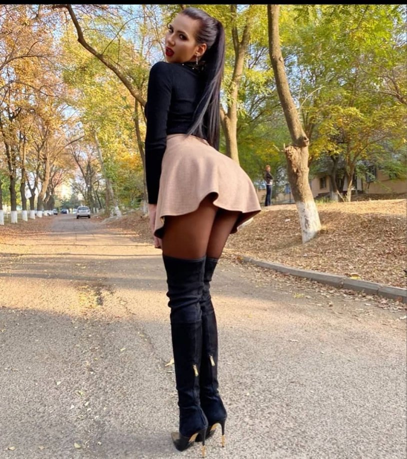 Mom in pantyhose and boots