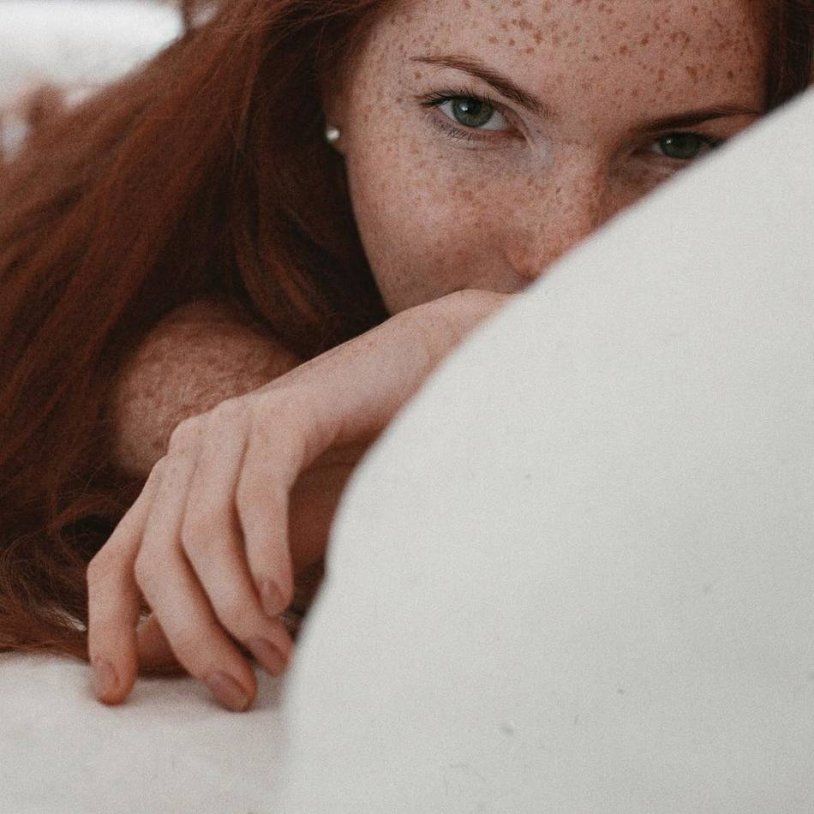 Oksana Butovskaya Red