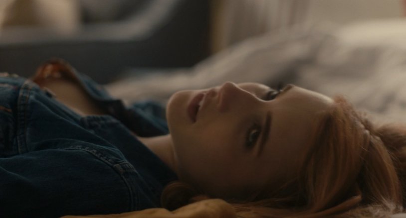 Emma Kinni in underwear