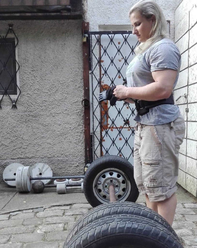 Lenka Ferencukova Pecs