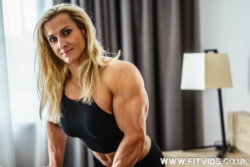 Lenka Ferenkukova bodybuilding photo