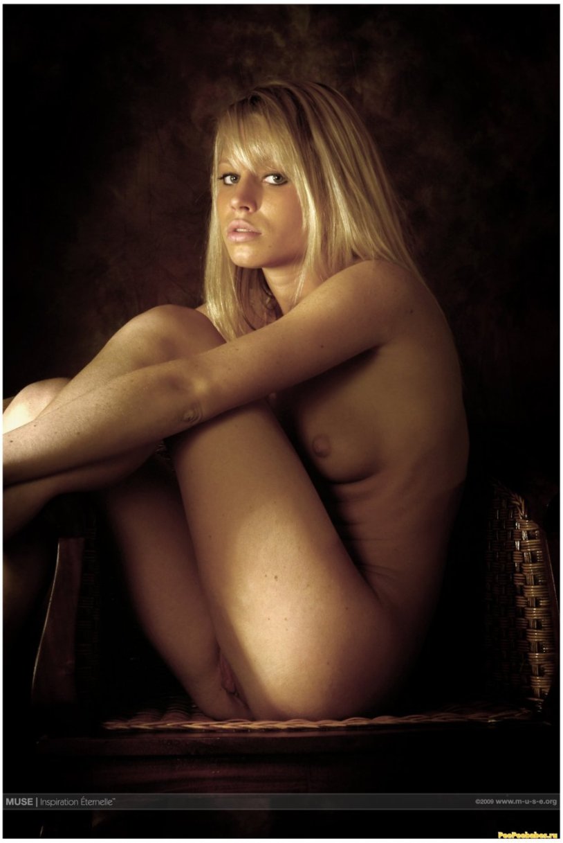 Gwyneth Kate Paltrow naked