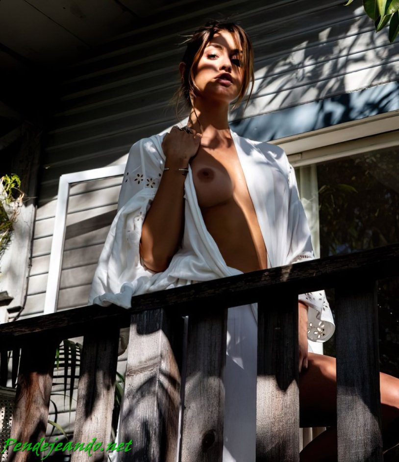 Alexandra Vlasov is naked