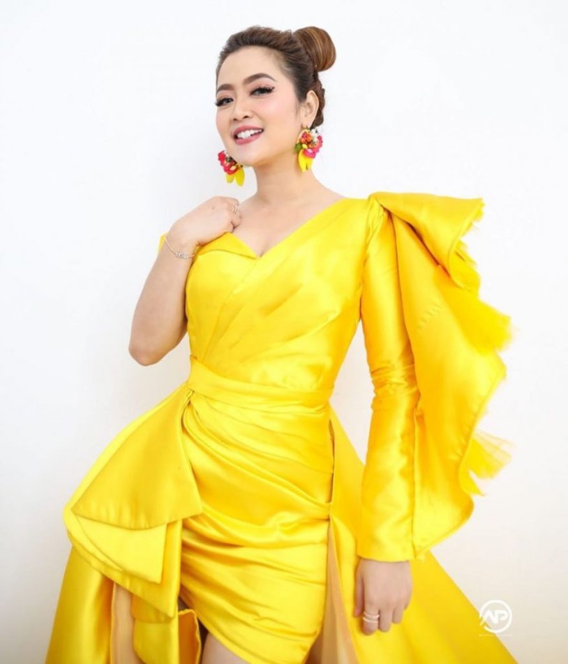 Vega Darwanti Bikini