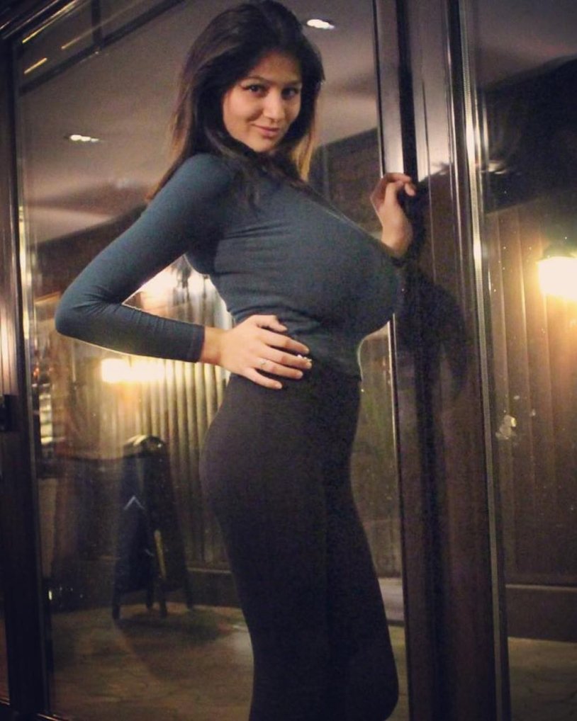 Caroline Ribeiro Plus Saiz