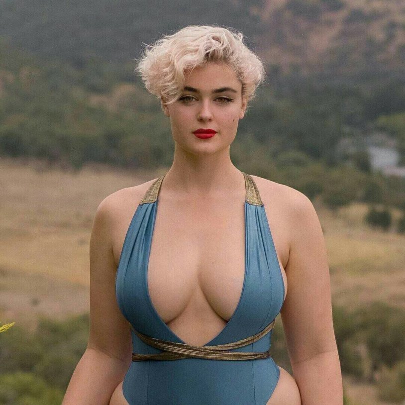 Julie Cache plus saz