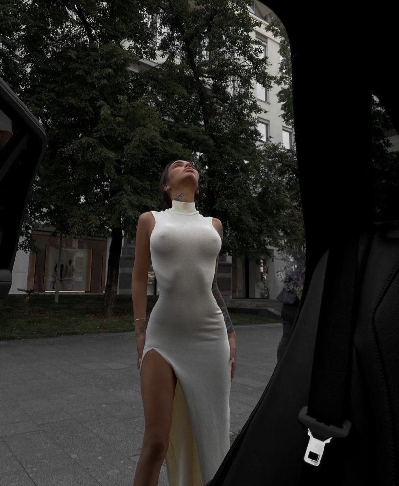 Tight -fitting dress