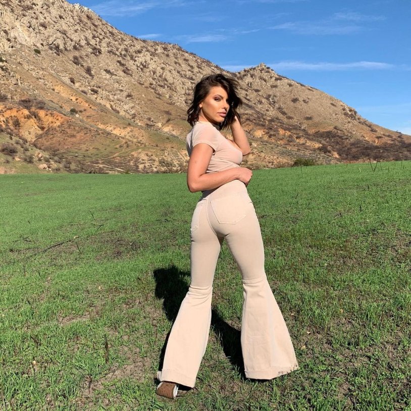 Adriana Chechik Instagram