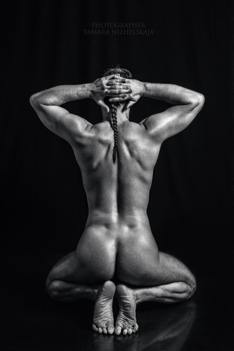 Kisses the priest black white