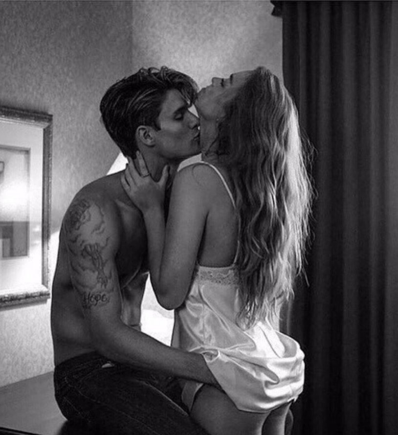 Passionate kisses on the table