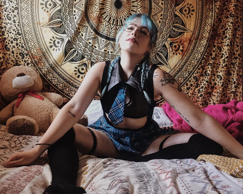 Elizabeth morons is hot