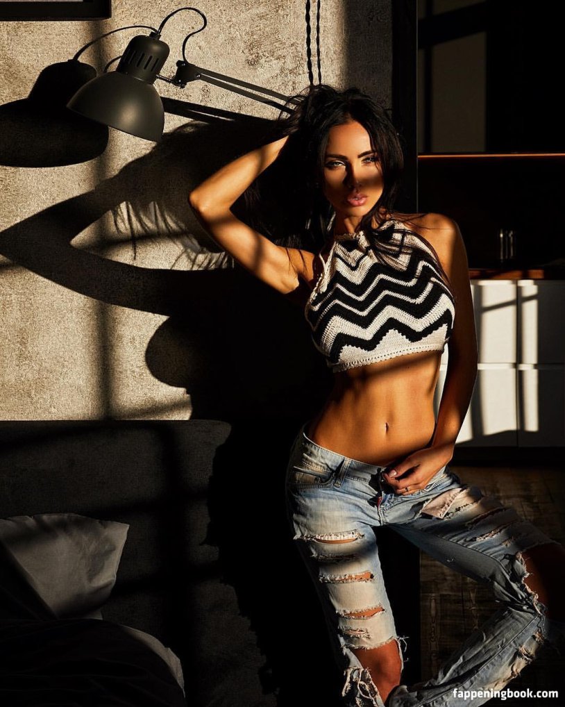 Model Marianna Fedchuk XXX