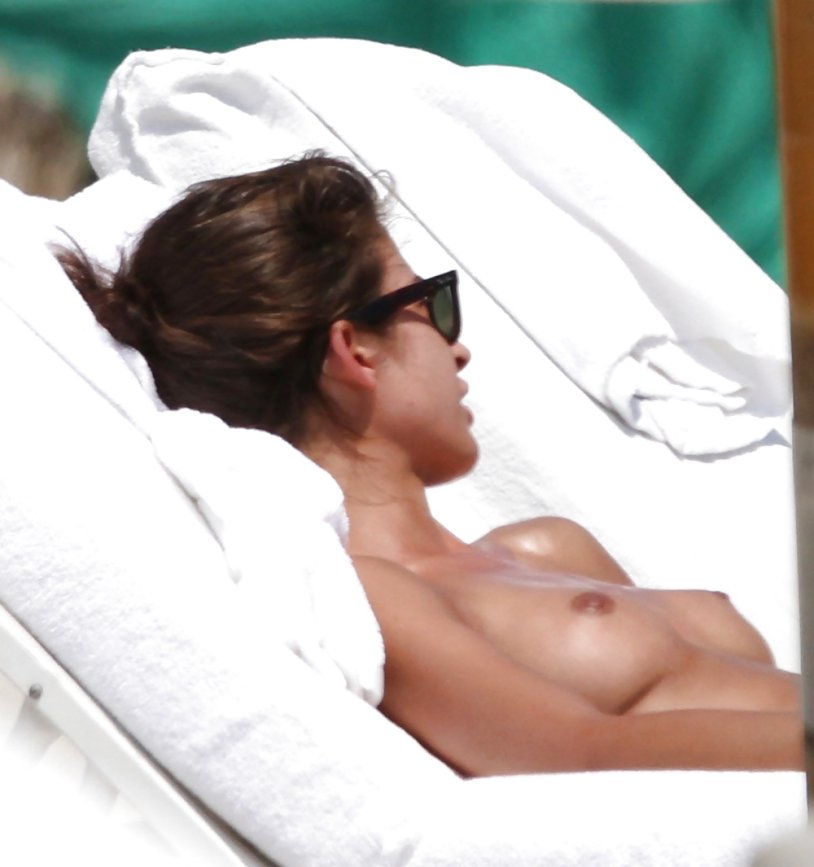 Thin girls in the style of nude