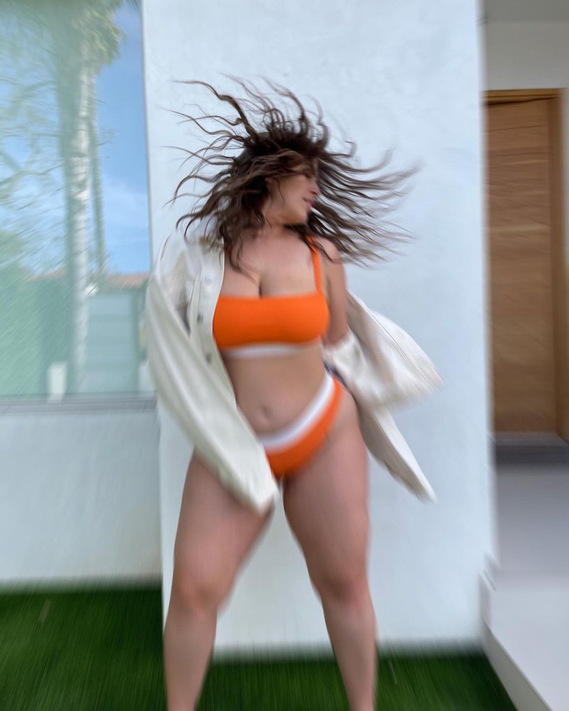 Ashley Graham Big breasts