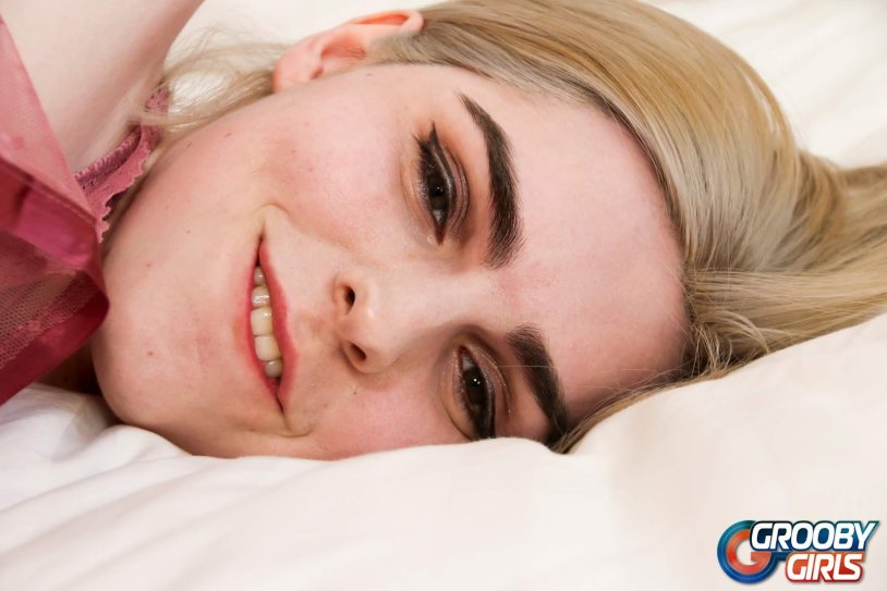 Transsexual Ella Hollywood Orgasm