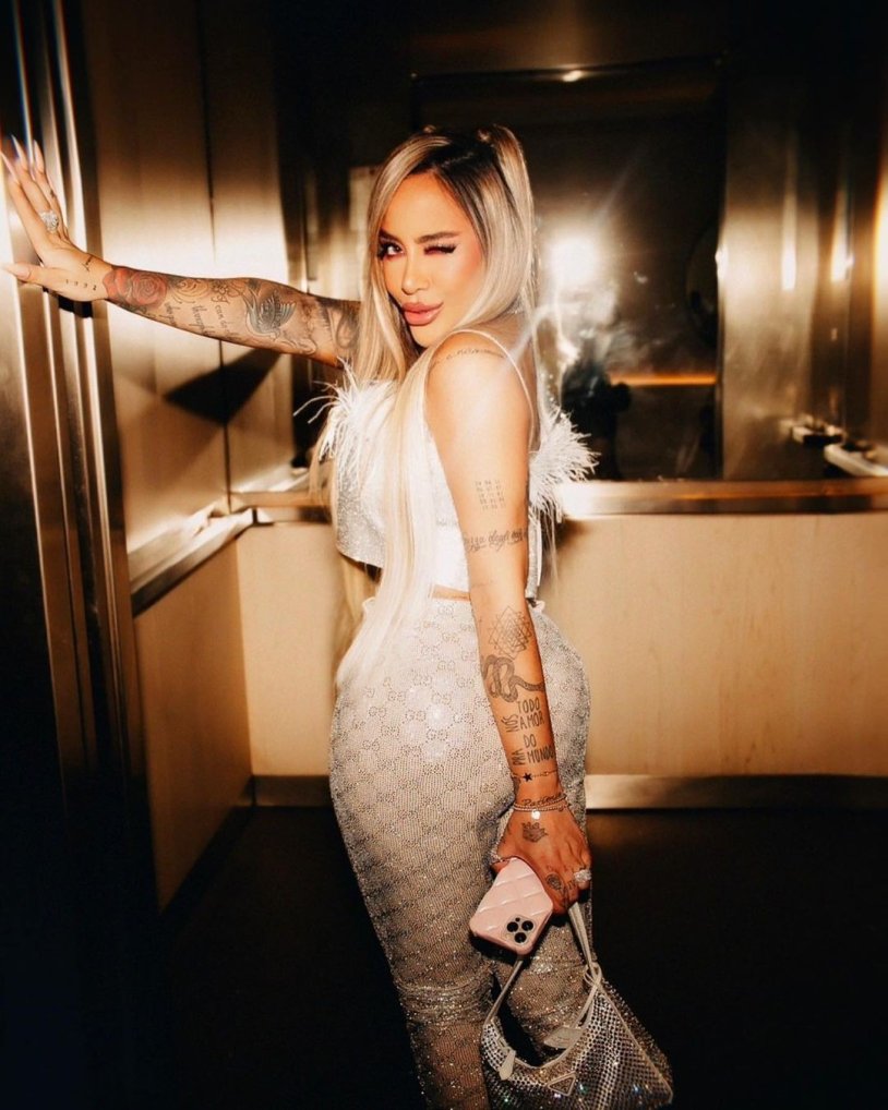 Rafaella Ferrari Shimale