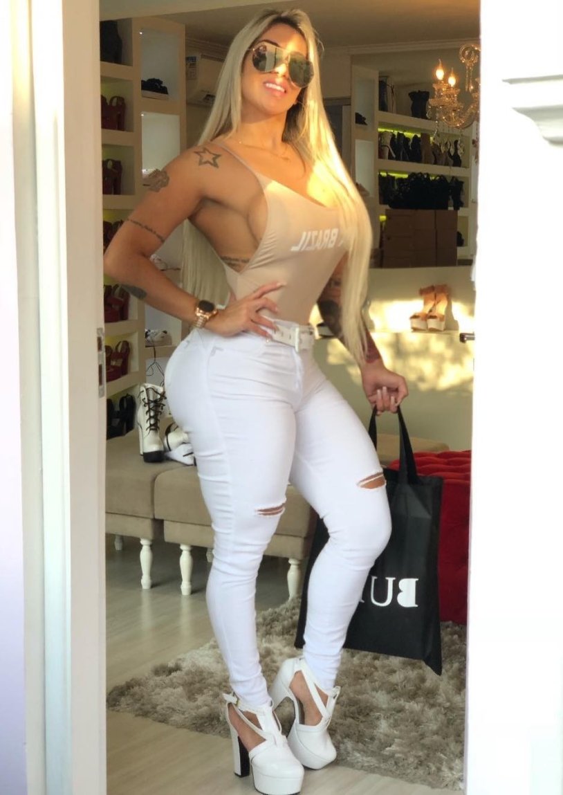 Model Raphaella Fico