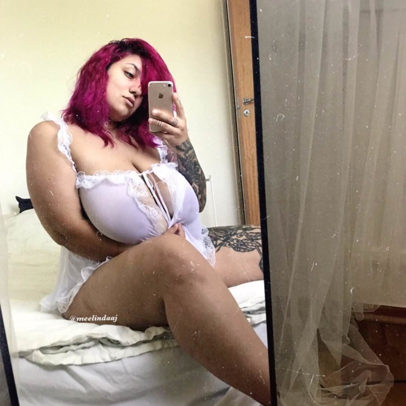 Scarlett Johansson Sexy naked on your desktop