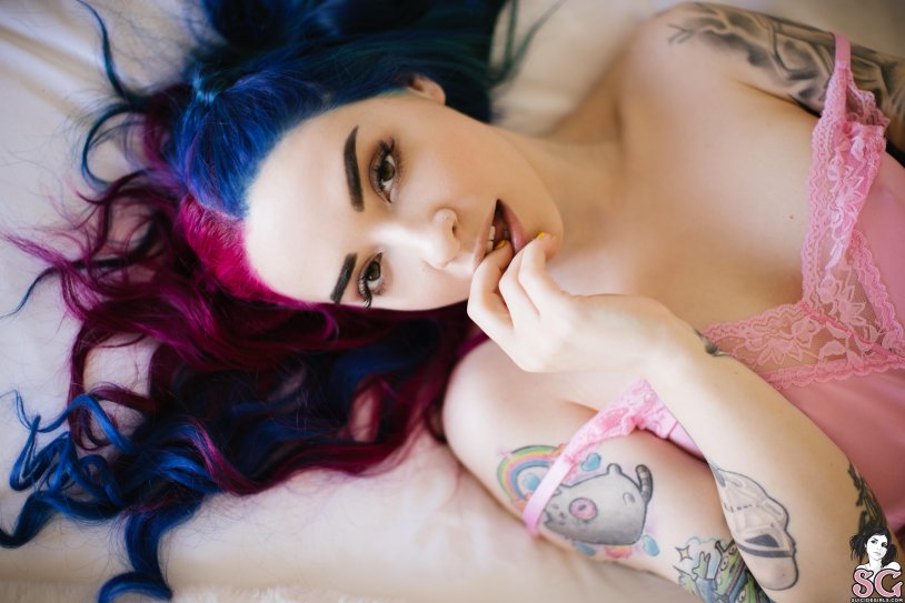 Sara Calixto Wallpaper