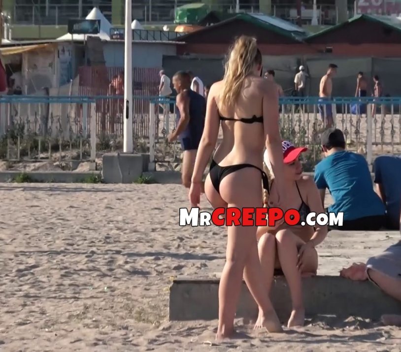 Girls in thongs Private