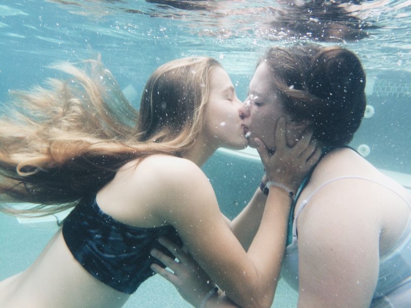 Lesbians Underwater films