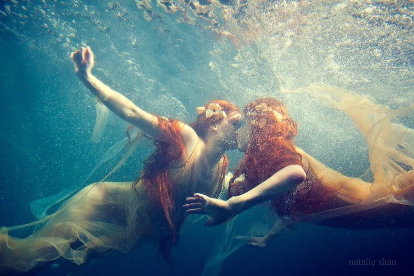 Kiss under water