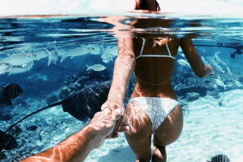 Ekaterina Vilkova in a swimsuit under water