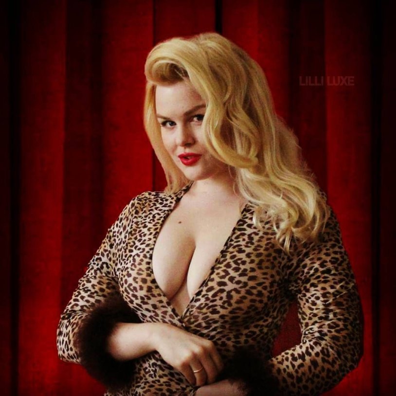 Natalie Rene (Lilli Luxe)