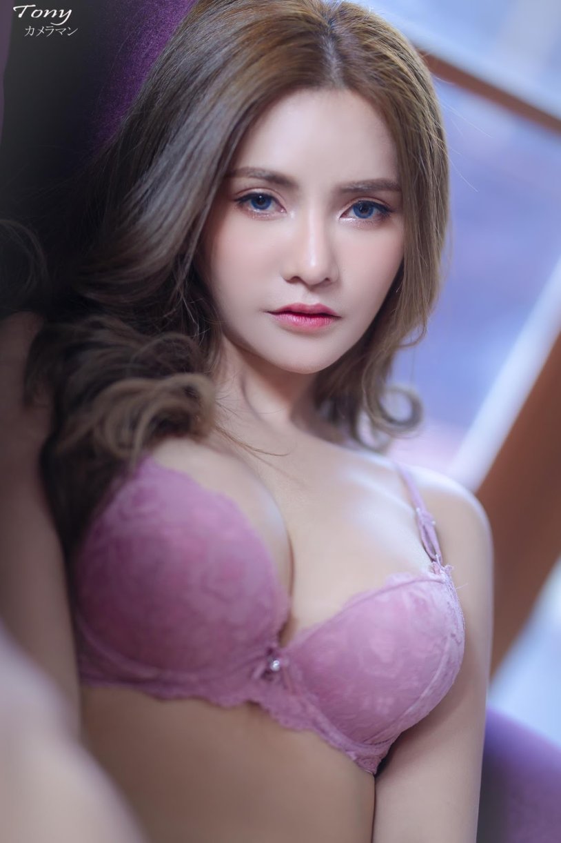 Photoshoots of actresses Brothers