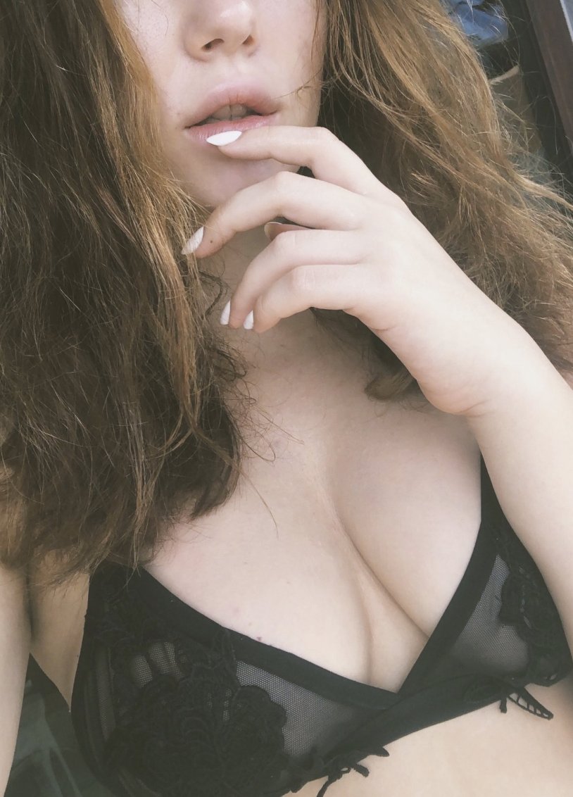 Arilaviee hot photos