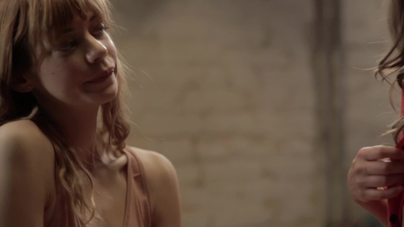 Hairy man and thin blonde