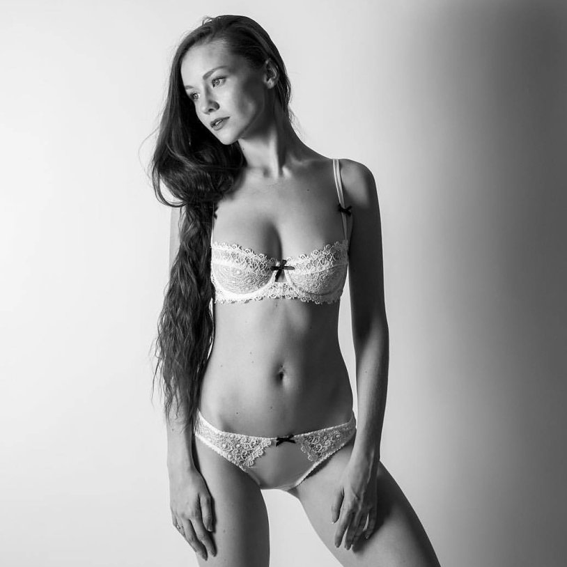 Abigail Mandler and Emily Bloom Naked