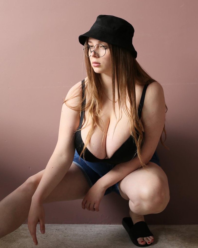 Lucylaistner (Anastasia Lozhkina)