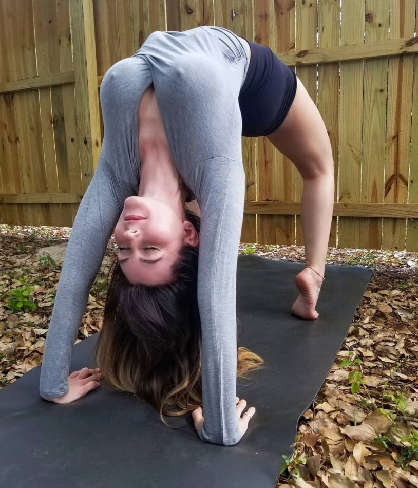 Jordan Carver Yoga