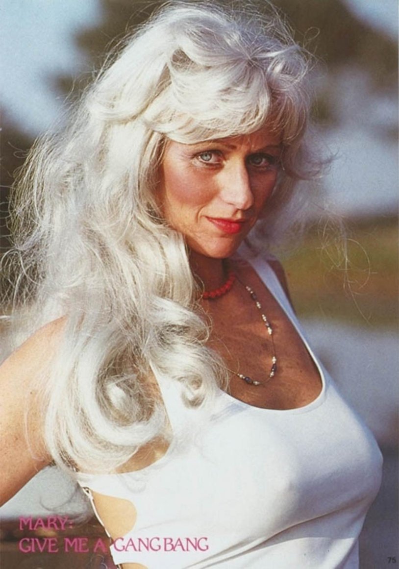 Beautiful naked women retro