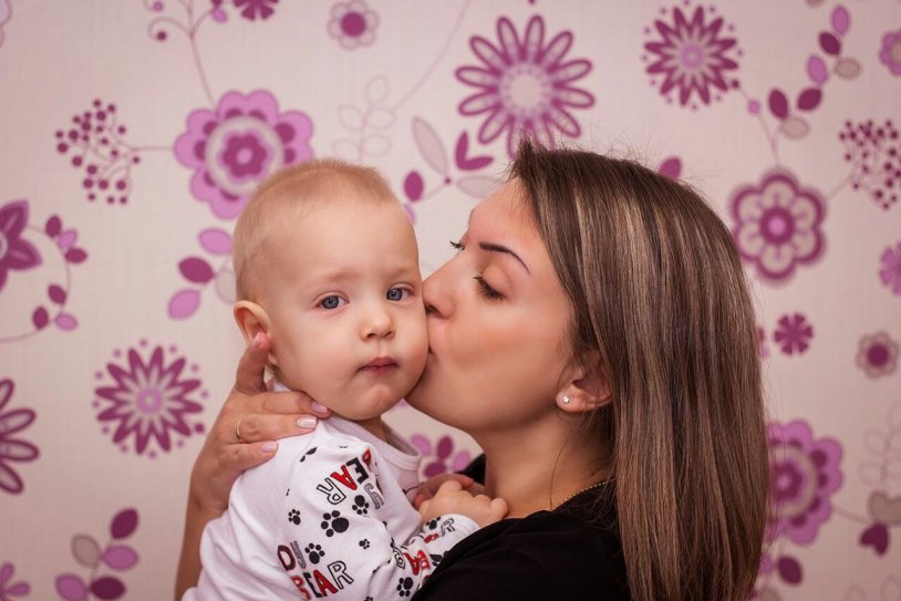 Li Moon Brassiere Model